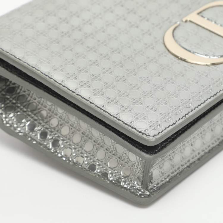 Pre Owned Dior 2 in 1 30 Montaigne Silver Microcannage Patent Leather Pouch