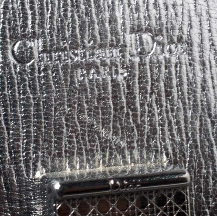 Pre Owned Dior Metallic Silver Leather Medium Diorever Bag