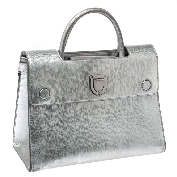 Pre Owned Dior Metallic Silver Leather Medium Diorever Bag