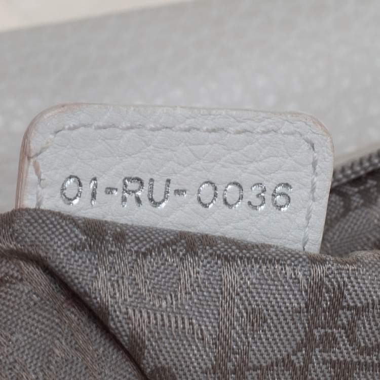 مملوكة مسبقًا Dior White Leather Whipstitch Gaucho Hobo