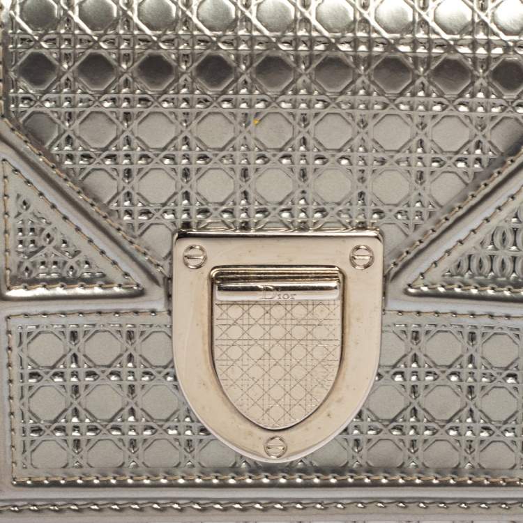 Pre Owned Dior Metallic Silver Micro Cannage Leather Diorama Trifold Wallet