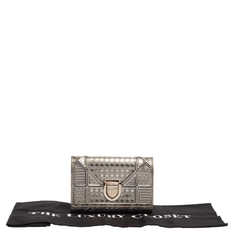 Pre Owned Dior Metallic Silver Micro Cannage Leather Diorama Trifold Wallet