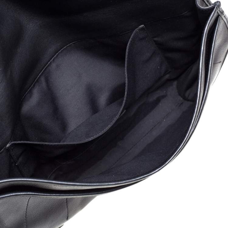 مملوكة مسبقًا Dior Black Leather D Charm Oversized Wristlet Clutch