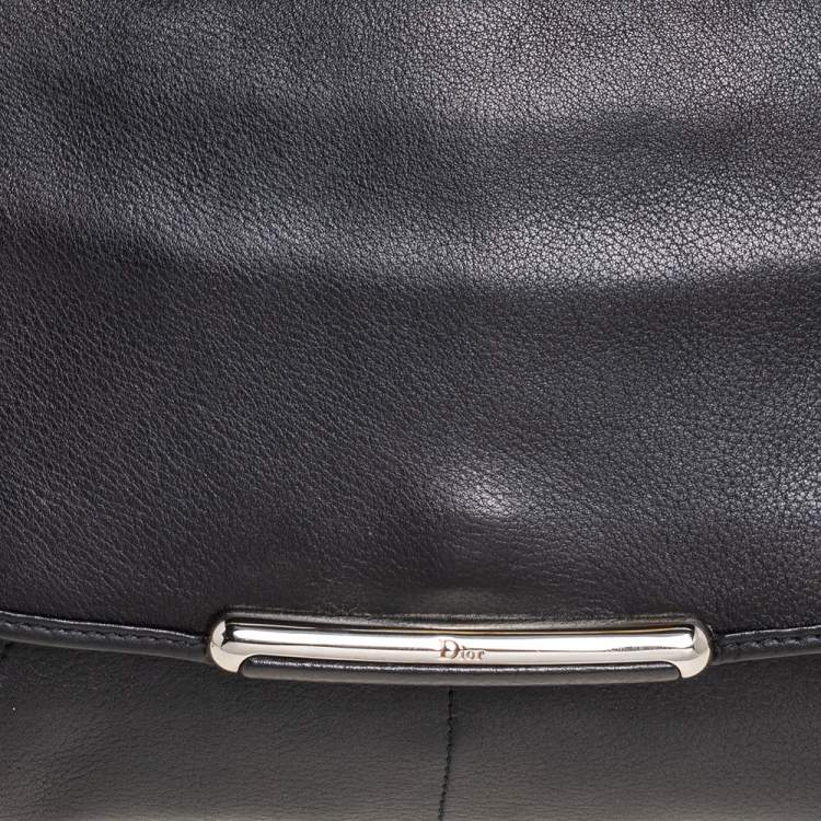 مملوكة مسبقًا Dior Black Leather D Charm Oversized Wristlet Clutch