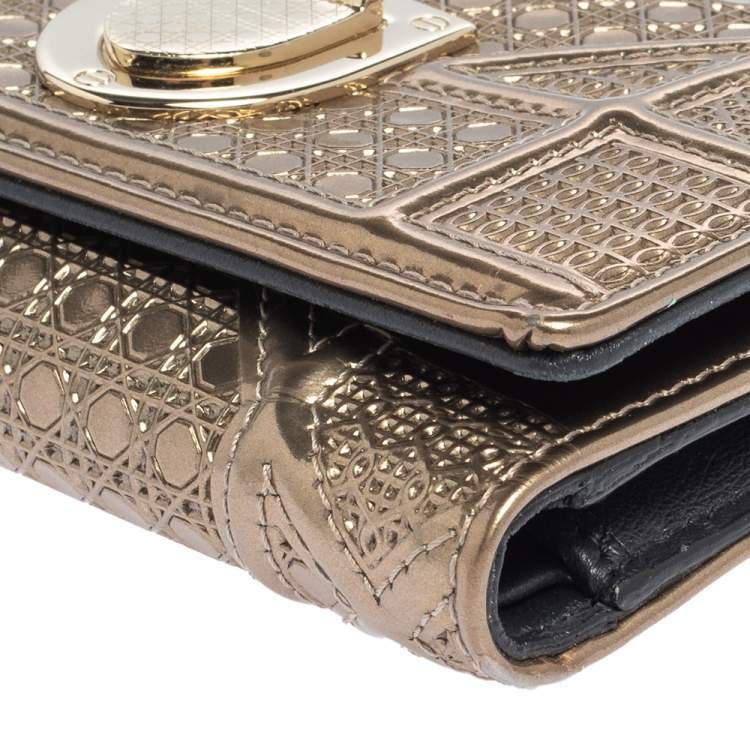 Pre Owned Dior Metallic Gold Micro Cannage Patent Leather Diorama Trifold Wallet