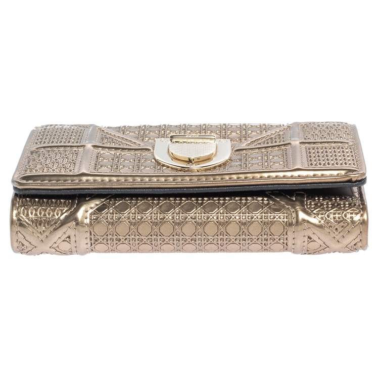 Pre Owned Dior Metallic Gold Micro Cannage Patent Leather Diorama Trifold Wallet