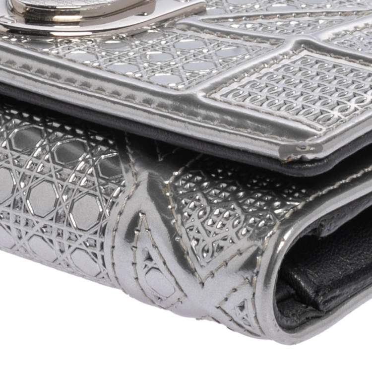 Pre Owned Dior Metallic Silver Micro Cannage Leather Diorama Trifold Wallet