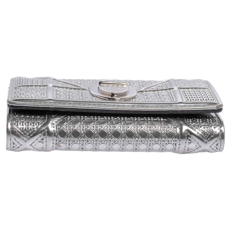 Pre Owned Dior Metallic Silver Micro Cannage Leather Diorama Trifold Wallet
