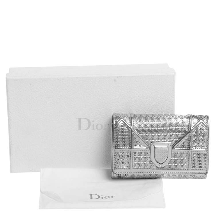 Pre Owned Dior Metallic Silver Micro Cannage Leather Diorama Trifold Wallet
