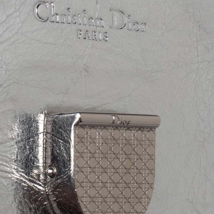 Pre Owned Dior Metallic Silver Leather Medium Diorever Bag
