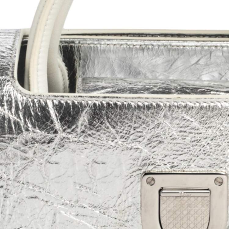 Pre Owned Dior Metallic Silver Crinkled Leather Medium Diorever Bag