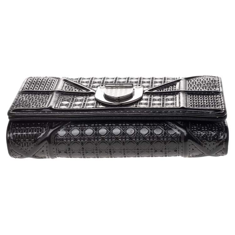 Pre Owned Dior Metallic Grey Micro Cannage Patent Leather Diorama Trifold Wallet