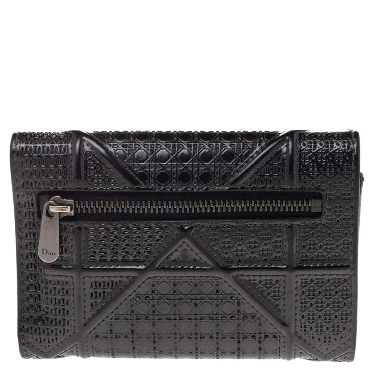 Pre Owned Dior Metallic Grey Micro Cannage Patent Leather Diorama Trifold Wallet