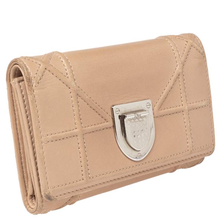 Pre Owned Dior Beige Leather Diorama Trifold Wallet