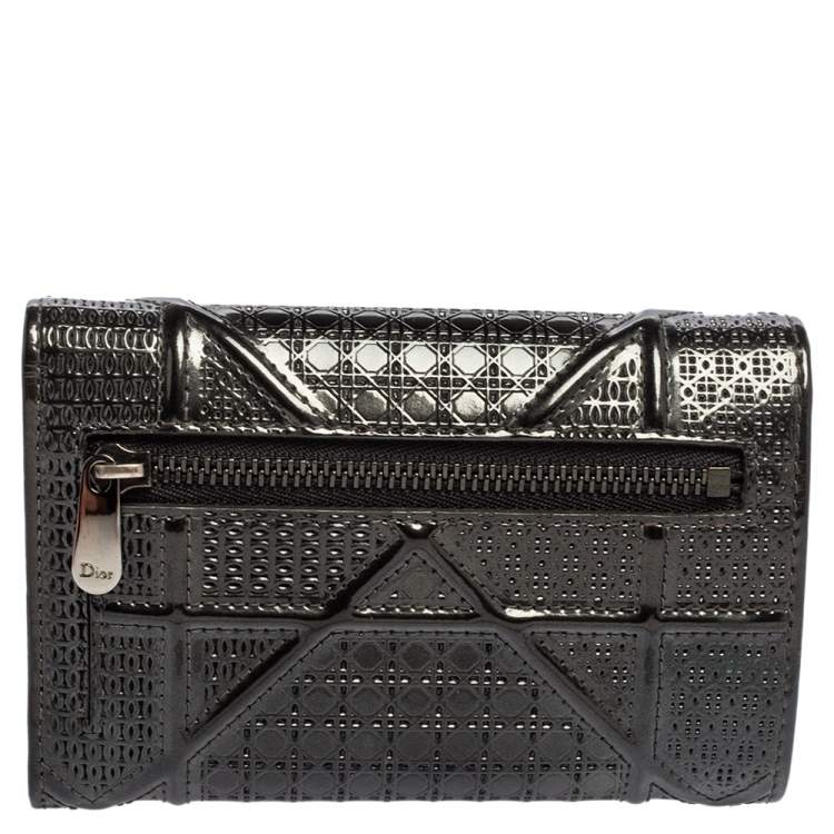 Pre Owned Dior Grey Micro Cannage Patent Leather Diorama Trifold Wallet