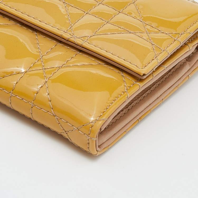 مملوكة مسبقًا Dior Beige Cannage Patent Leather Lady Dior Wallet on Chain