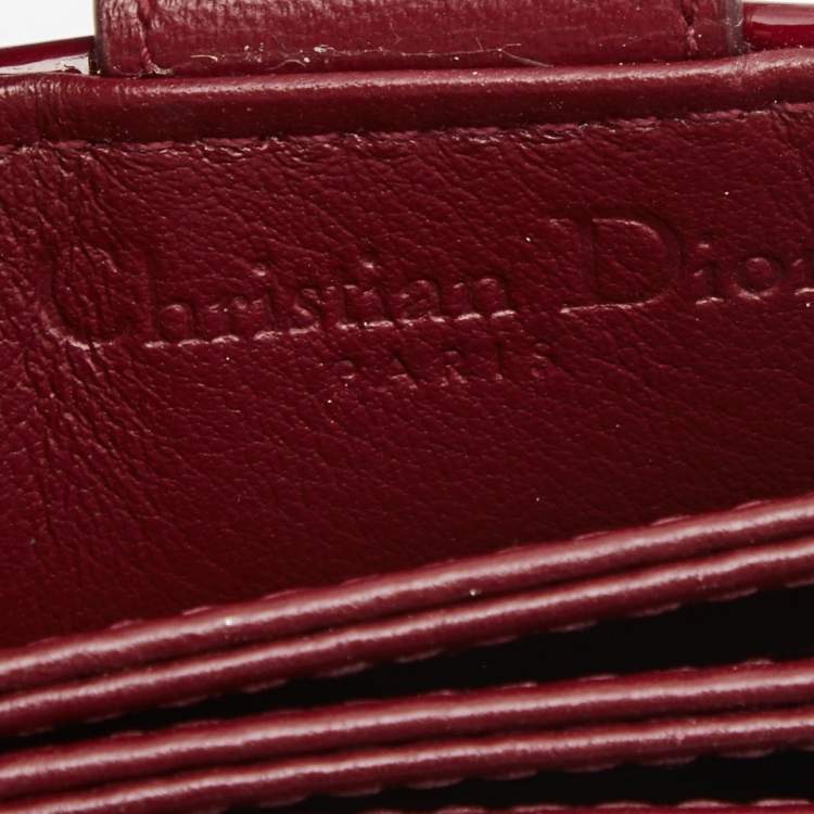 مملوكة مسبقًا Dior Red Cannage Patent Leather Lady Dior 5 Gusset Card Holder