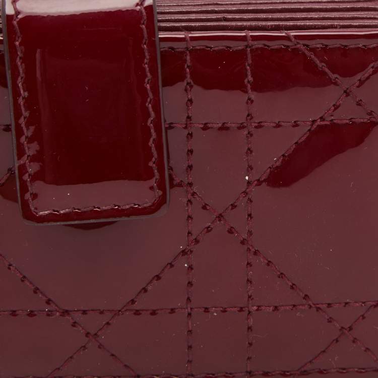 مملوكة مسبقًا Dior Red Cannage Patent Leather Lady Dior 5 Gusset Card Holder