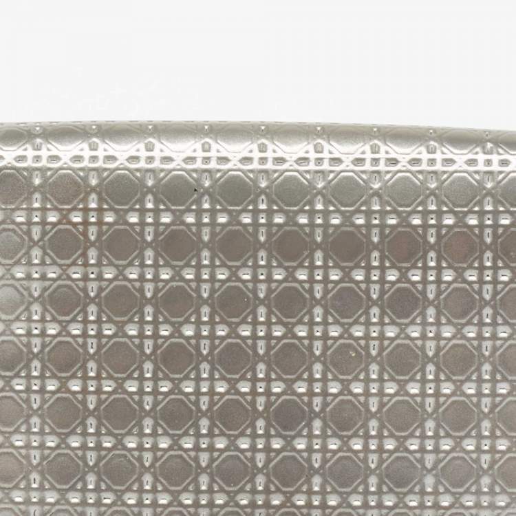 مملوكة مسبقًا Dior Silver Micro Cannage Patent Leather Mini Lady Dior Card Case