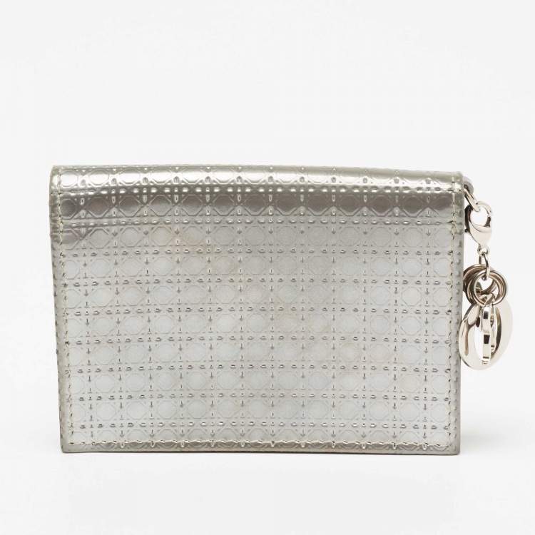 مملوكة مسبقًا Dior Silver Micro Cannage Patent Leather Mini Lady Dior Card Case