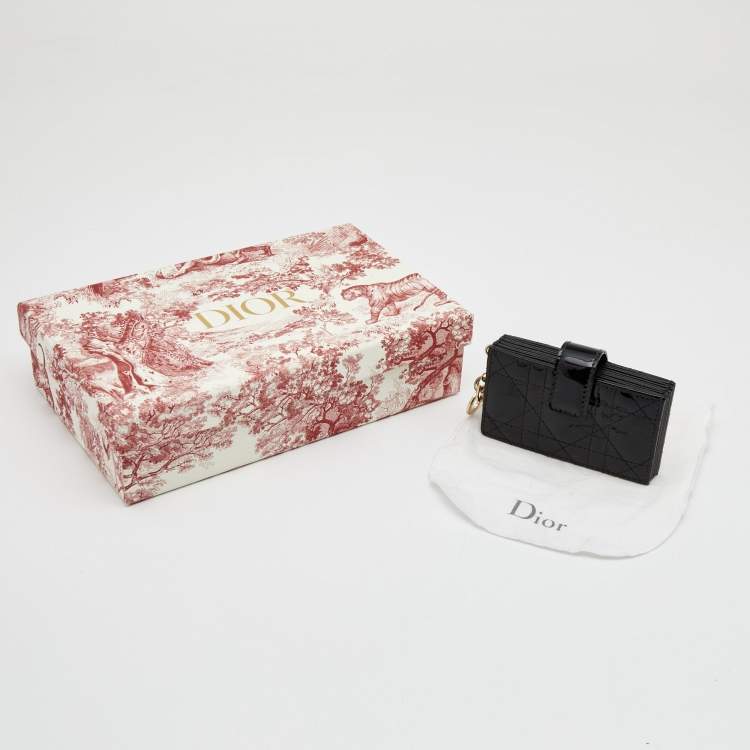 مملوكة مسبقًا Dior Black Patent Leather Compact Wallet