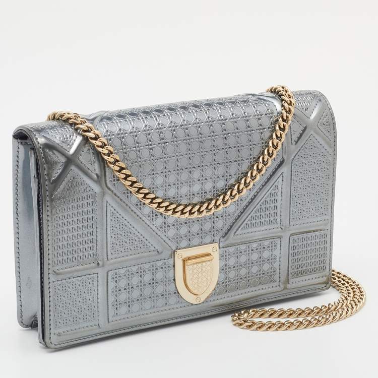 Pre Owned Dior Silver Micro Cannage Leather Diorama Wallet On Chain