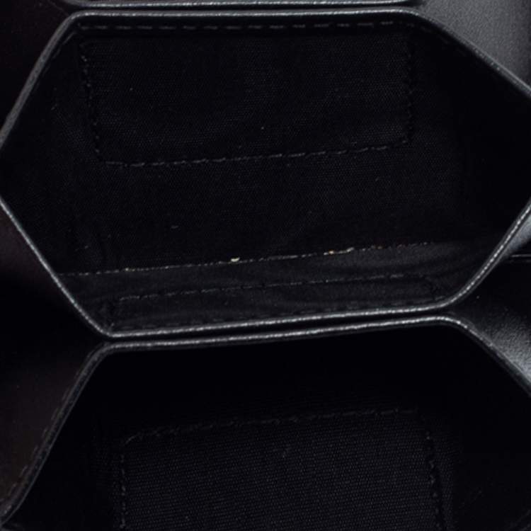 مملوكة مسبقًا Dior Black Cannage Patent Leather Lady Dior 5 Gusset Card Holder