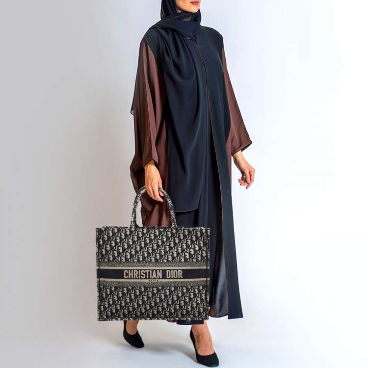 Pre Owned Dior Navy Blue Oblique Embroidery Canvas Book Tote