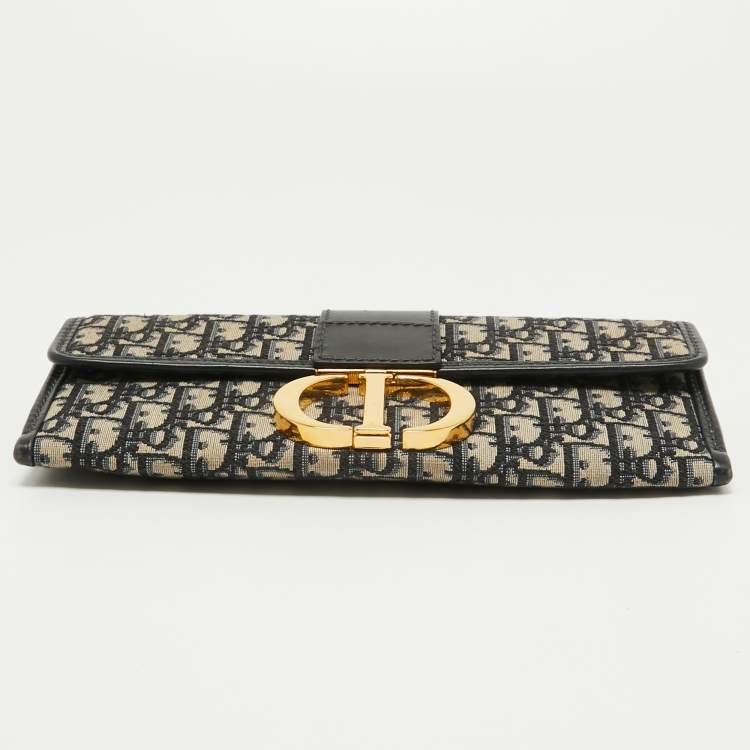 Pre Owned Dior Navy Blue Oblique Canvas and Leather 30 Montaigne Chain Clutch