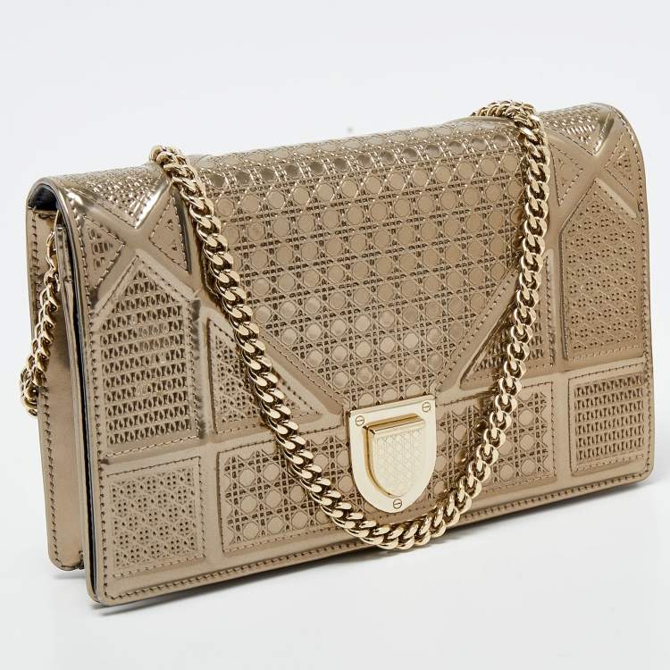 Pre Owned Dior Metallic Beige Micro Cannage Patent Leather Diorama Wallet On Chain