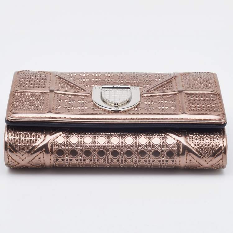 Pre Owned Dior Metallic Micro Cannage Patent Leather Diorama Trifold Wallet