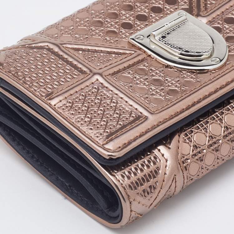Pre Owned Dior Metallic Micro Cannage Patent Leather Diorama Trifold Wallet