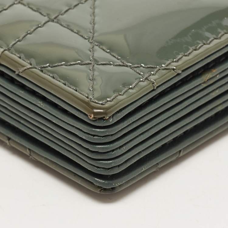 مملوكة مسبقًا Dior Green Cannage Patent Leather 5 Gusset Card Holder