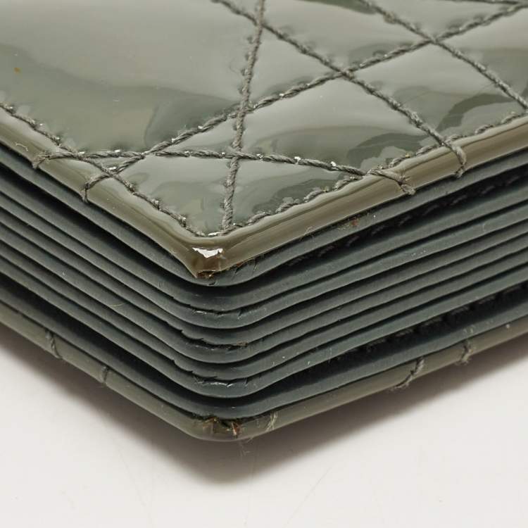 مملوكة مسبقًا Dior Green Cannage Patent Leather 5 Gusset Card Holder