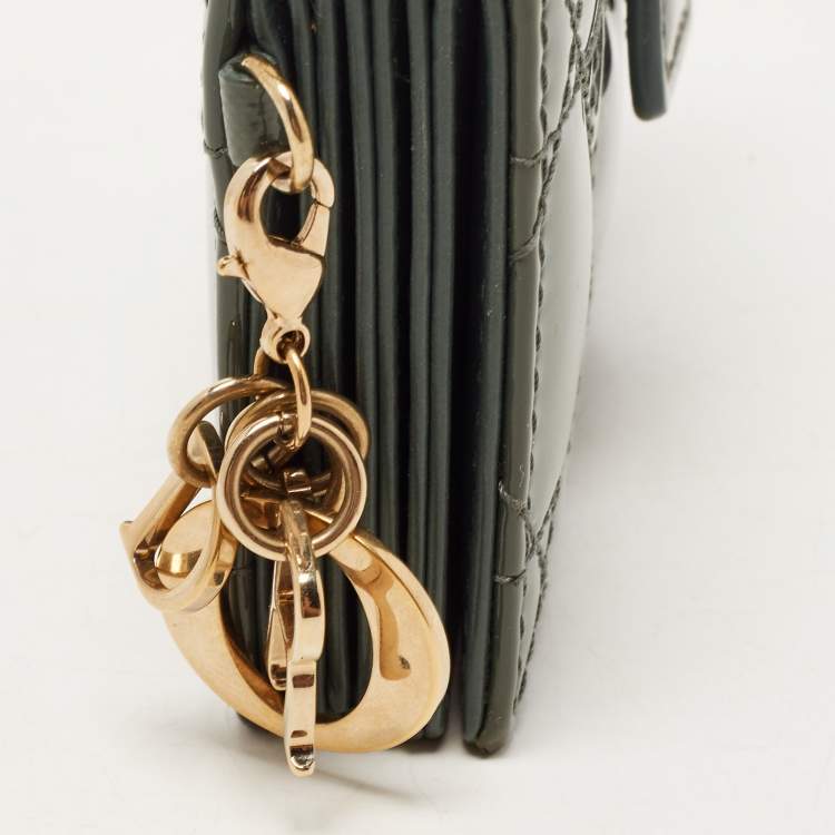 مملوكة مسبقًا Dior Green Cannage Patent Leather 5 Gusset Card Holder