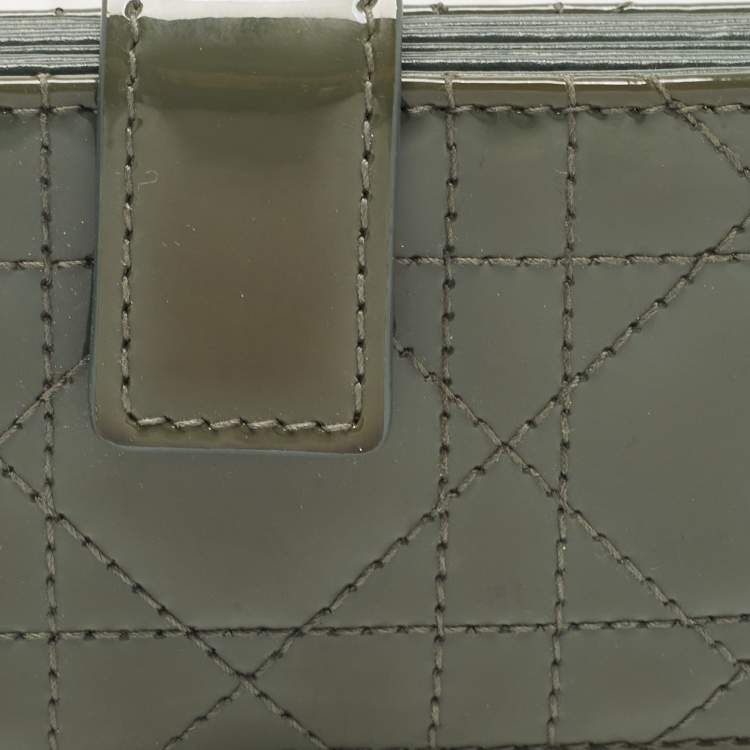 مملوكة مسبقًا Dior Green Cannage Patent Leather 5 Gusset Card Holder