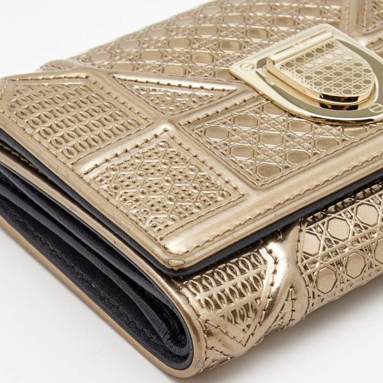 Pre Owned Dior Gold Micro Cannage Patent Leather Diorama Trifold Wallet
