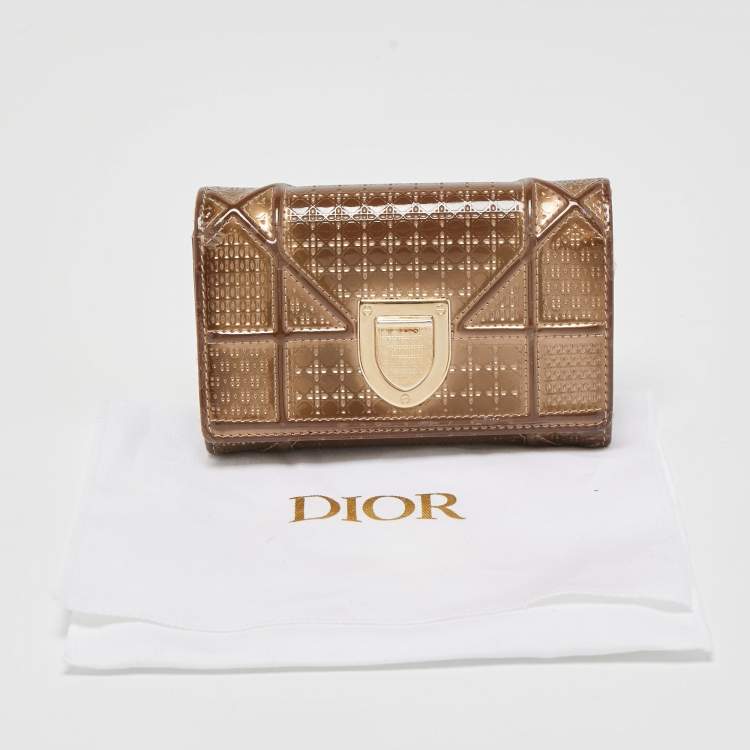 Pre Owned Dior Bronze Microcannage Patent Leather Diorama Trifold Wallet