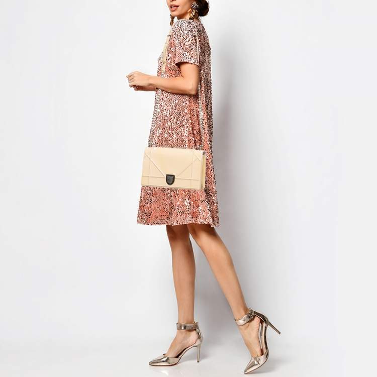 Pre Owned Dior Beige Patent Leather Medium Diorama Shoulder Bag
