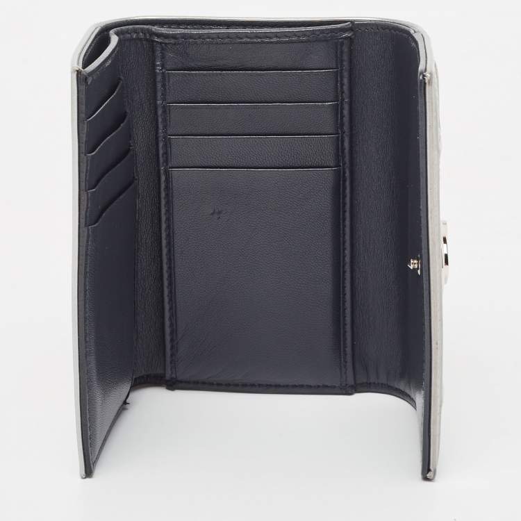 Pre Owned Dior Silver Cannage Patent Leather Diorama Trifold Wallet