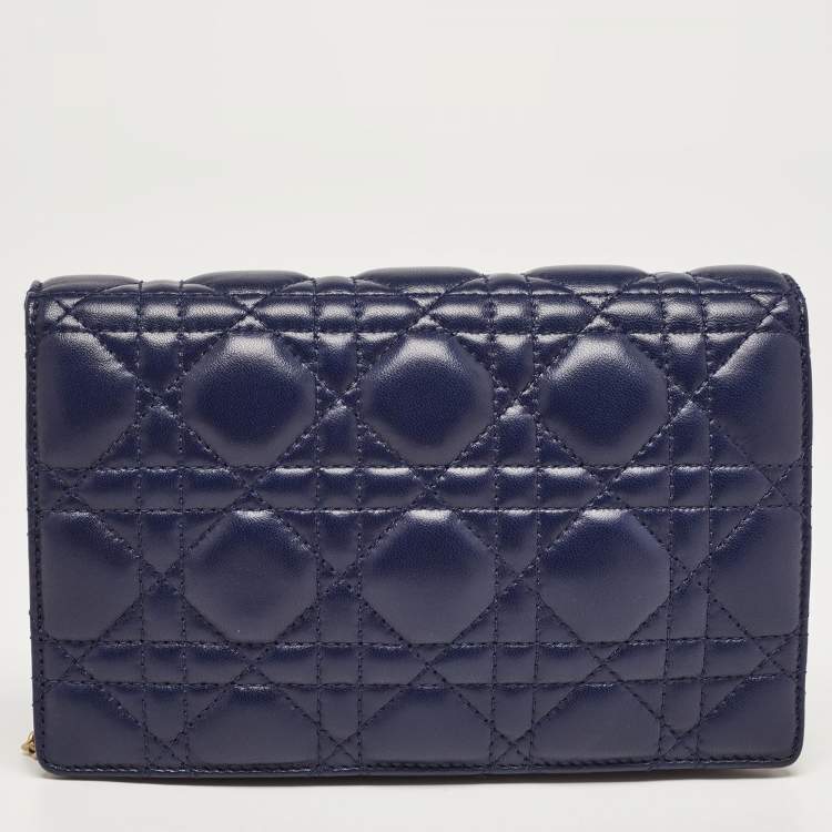 مملوكة مسبقًا Dior Indigo Blue Cannage Leather Daddi Chain Pouch