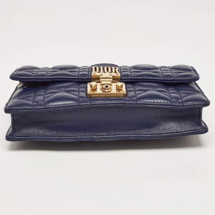 مملوكة مسبقًا Dior Indigo Blue Cannage Leather Daddi Chain Pouch