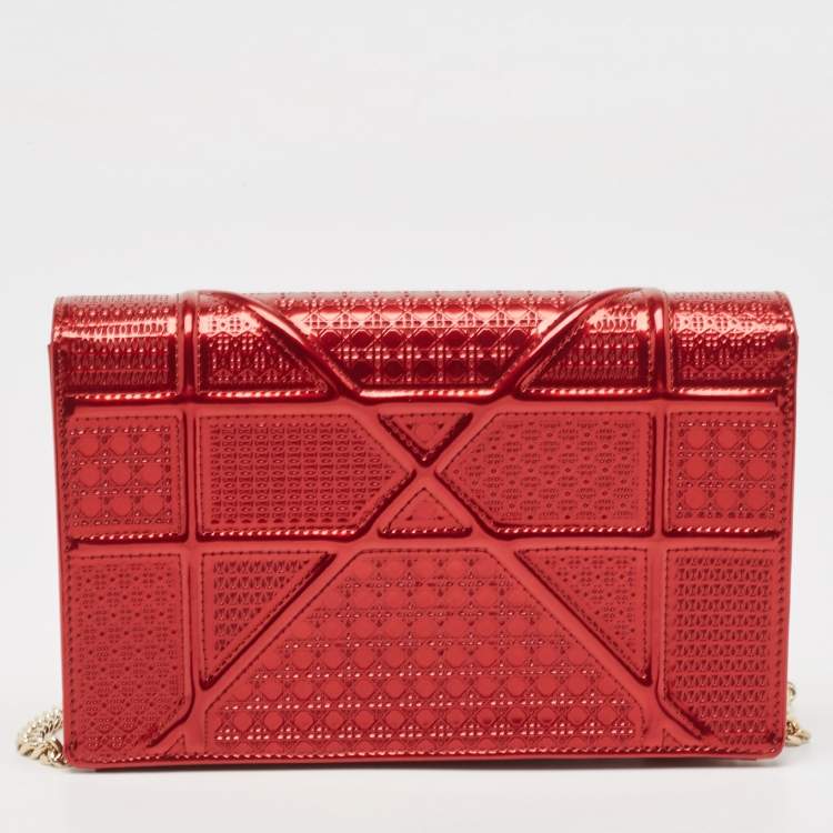 Pre Owned Dior Red Micro Cannage Patent Leather Diorama Wallet On Chain