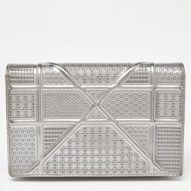 Pre Owned Dior SIlver Micro Cannage Patent Leather Diorama Wallet On Chain