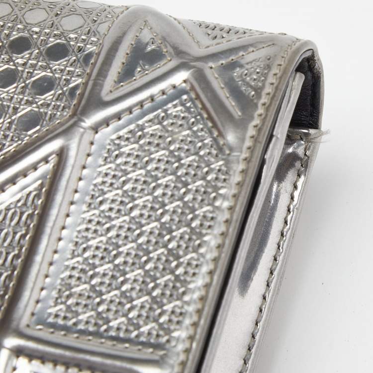 Pre Owned Dior SIlver Micro Cannage Patent Leather Diorama Wallet On Chain