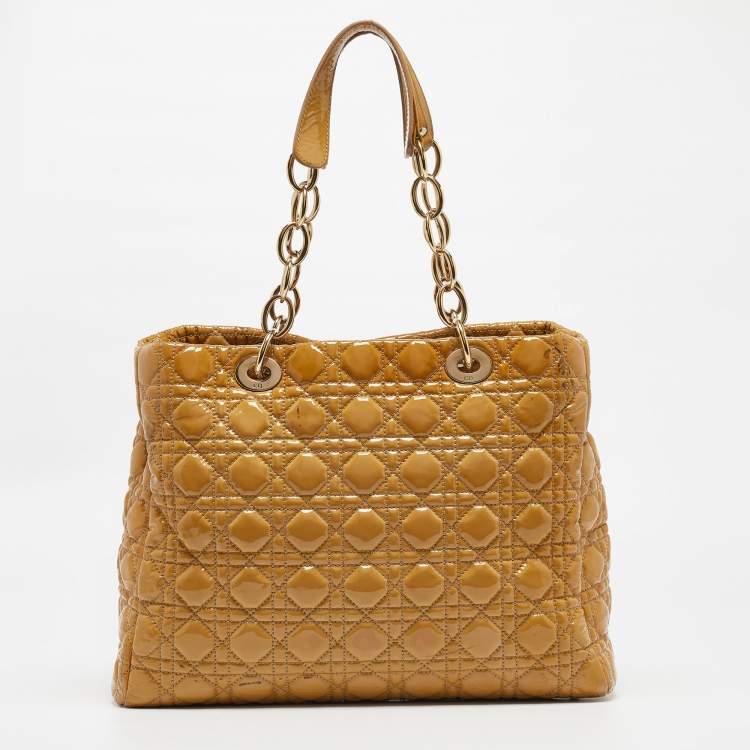 مملوكة مسبقًا Dior Yellow Cannage Patent Leather Large Soft Lady Dior Shopper Tote
