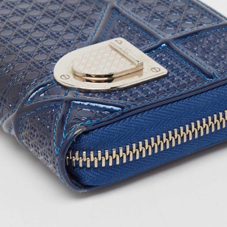 Pre Owned Dior Blue Micro Cannage Patent Leather Diorama Zip Around Wallet