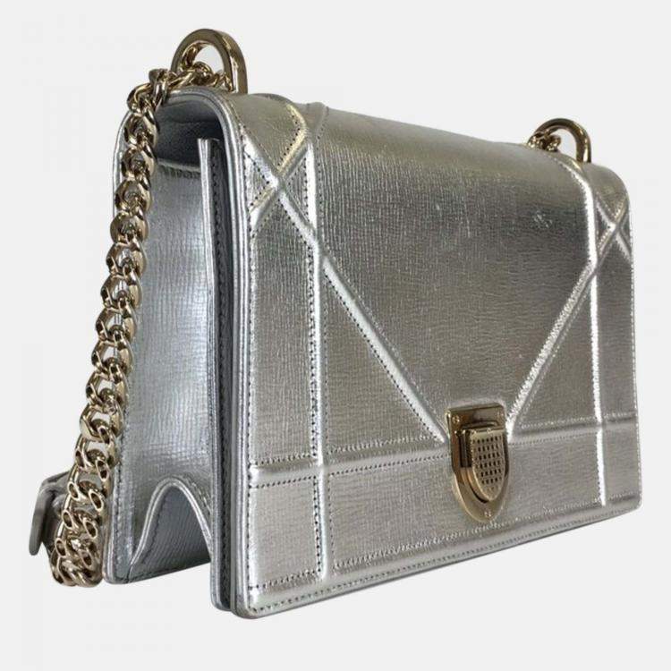 Pre Owned Dior Silver Leather Medium Diorama Shoulder Bag