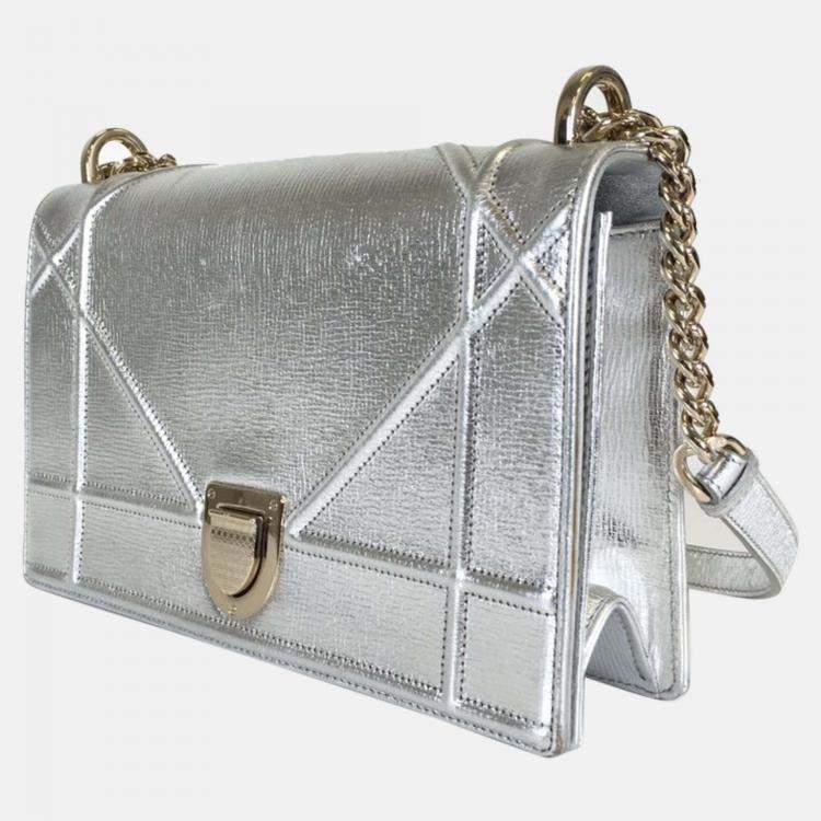 Pre Owned Dior Silver Leather Medium Diorama Shoulder Bag