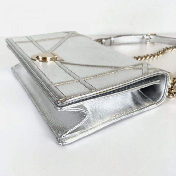 Pre Owned Dior Silver Leather Medium Diorama Shoulder Bag